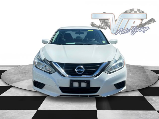 Used 2017 Nissan Altima 2.5 S w/ Power Driver Seat Package FWD image 2