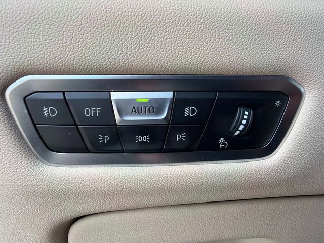 Used 2021 BMW X7 M50i AWD/4WD image 37