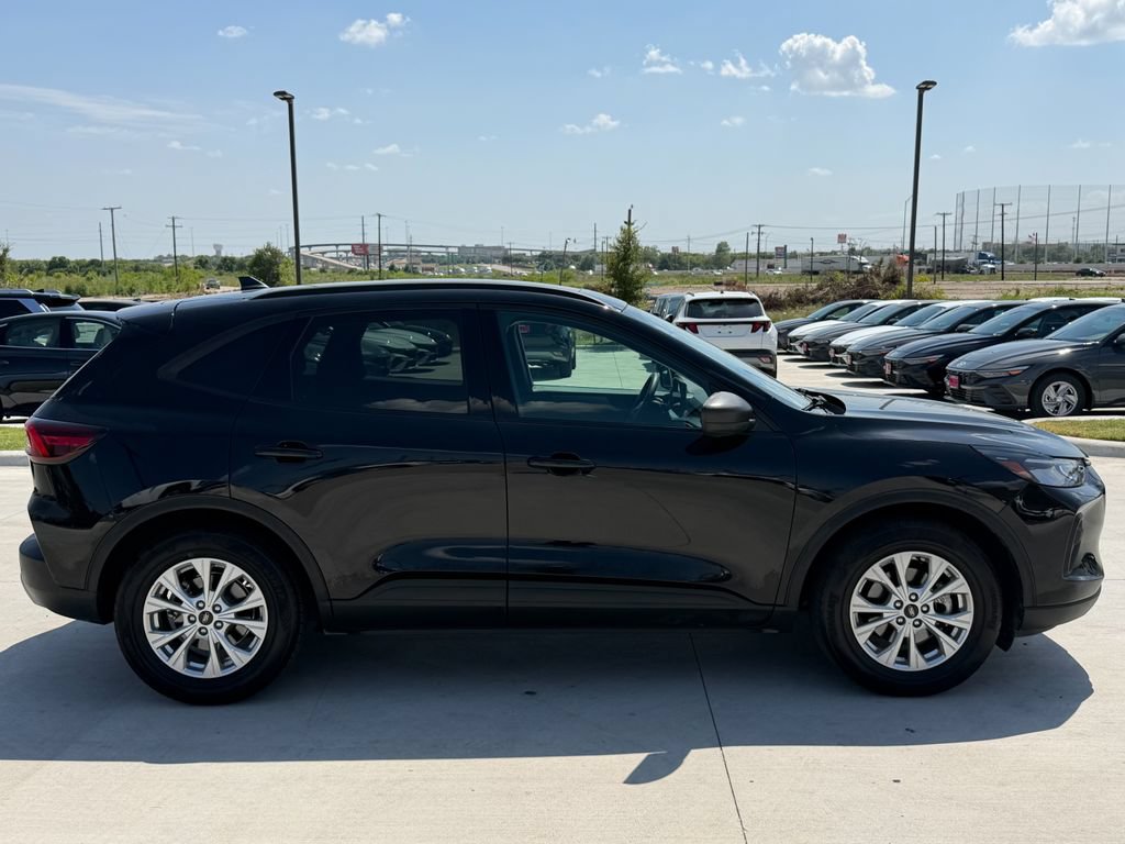 Used 2025 Ford Escape Active w/ Tech Pack #1 FWD image 8