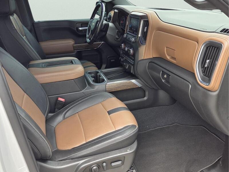 Used 2022 Chevrolet Silverado 1500 High Country w/ Z71 Off-Road Package AWD/4WD image 18