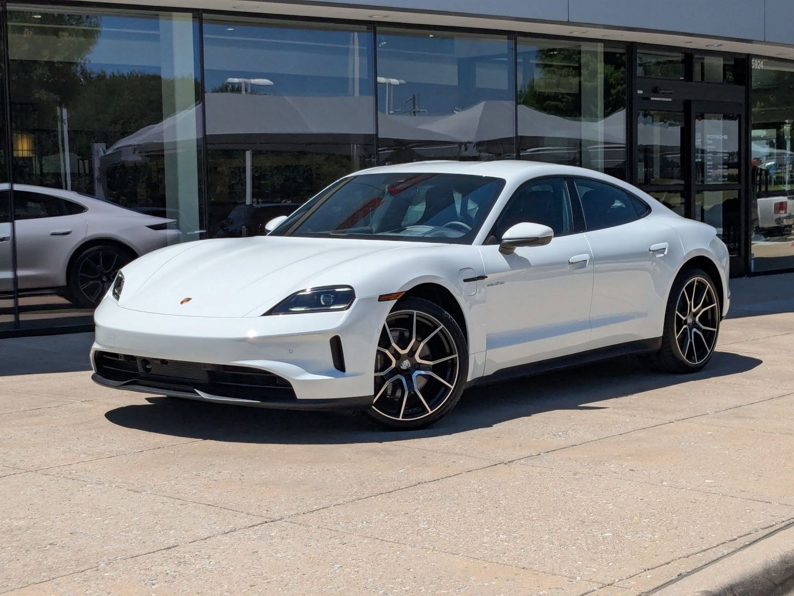 New 2025 Porsche Taycan image 1