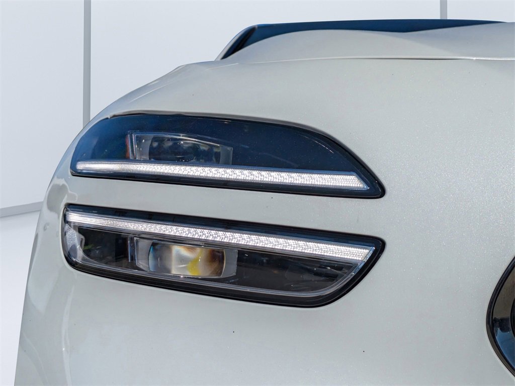 Used 2022 Genesis G70 3.3T image 9