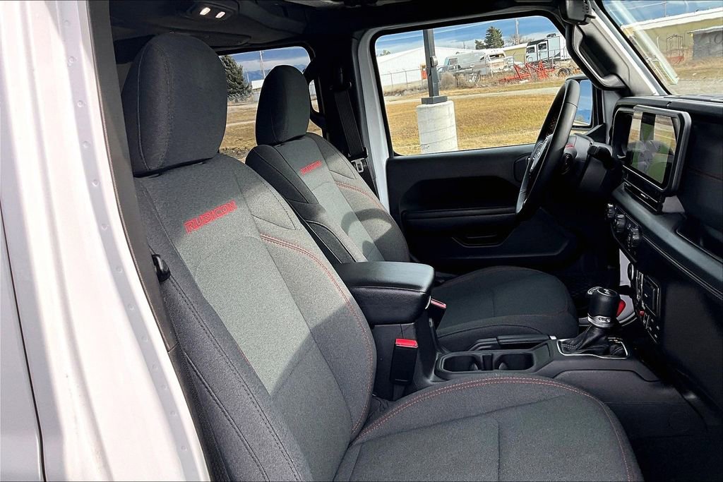 Used 2025 Jeep Wrangler Unlimited Rubicon AWD/4WD image 7