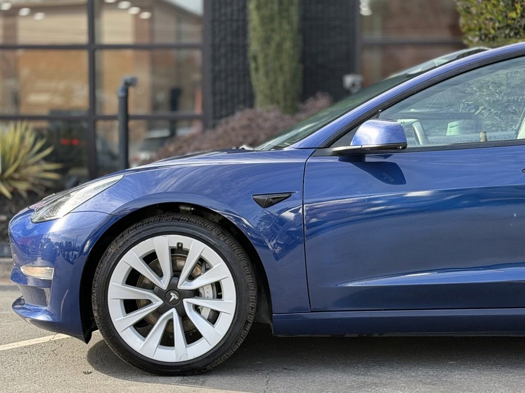 Used 2022 Tesla Model 3 Standard Range image 10