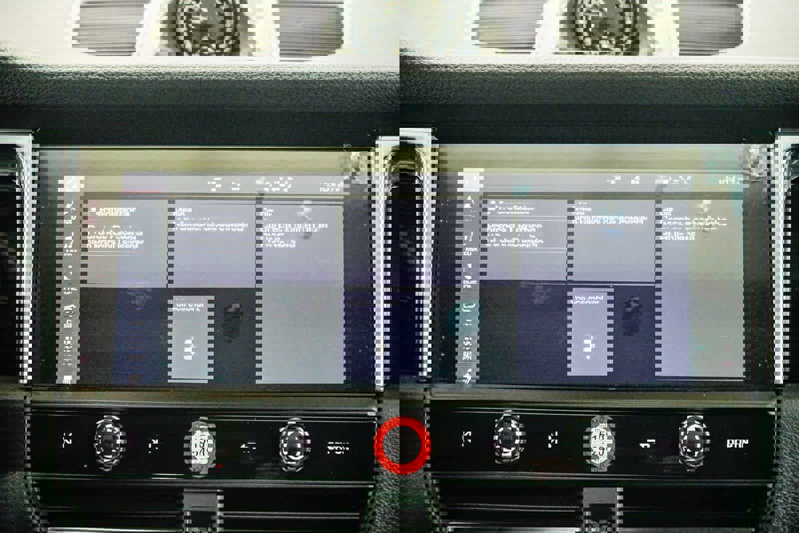 Used 2024 Porsche Macan image 14