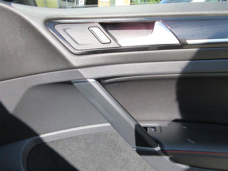 Used 2017 Volkswagen GTI Autobahn image 31