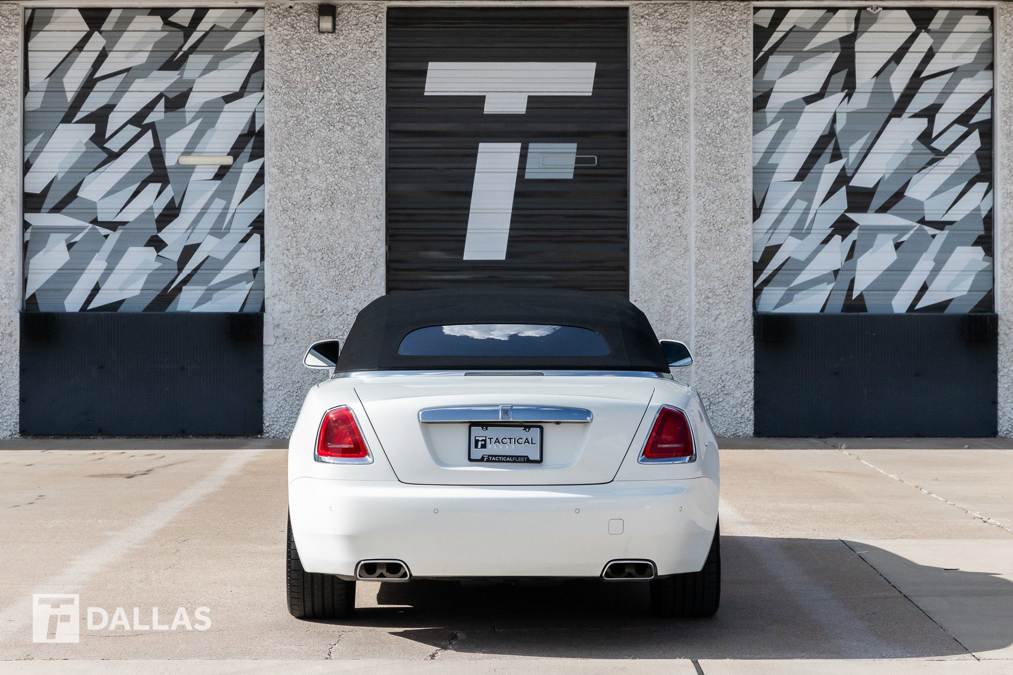 Used 2017 Rolls-Royce Dawn image 16