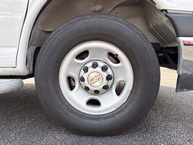 Used 2025 Chevrolet Express 2500 w/ Driver Convenience Package RWD image 21