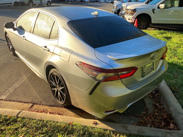 Used 2022 Toyota Camry SE FWD image 29