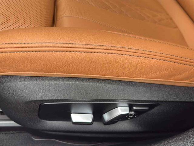 Used 2023 BMW 530i xDrive i xDrive w/ Premium Package image 15