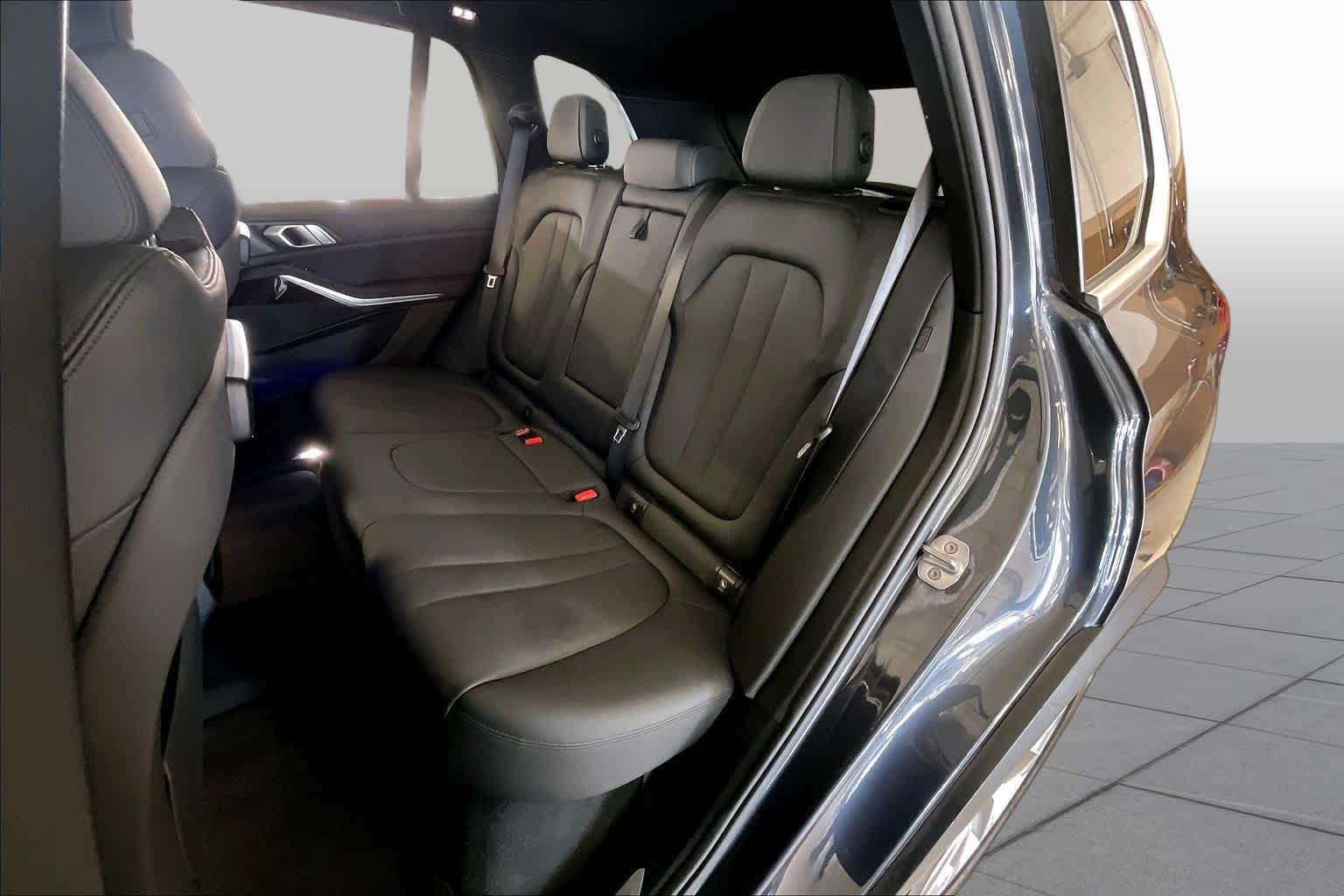 Used 2019 BMW X5 xDrive40i w/ Premium Package 2 AWD/4WD image 38