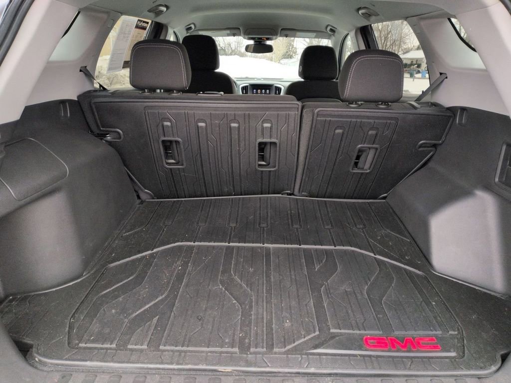Used 2024 GMC Terrain SLE w/ Driver Convenience Package image 28