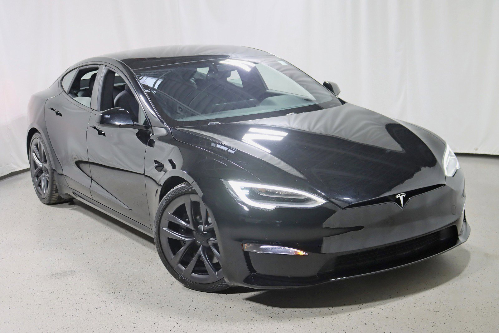Used 2022 Tesla Model S Plaid image 6