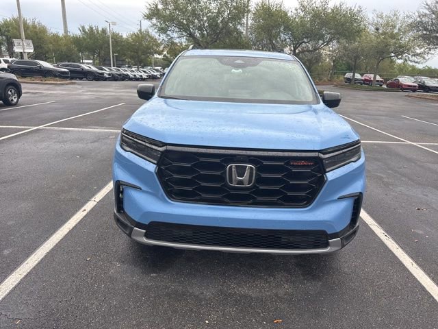 Used 2023 Honda Pilot TrailSport image 2