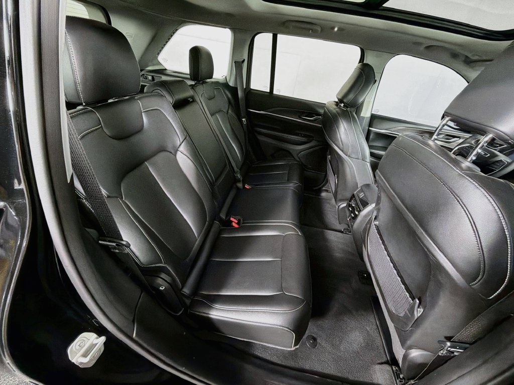 Used 2024 Jeep Grand Cherokee Limited AWD/4WD image 27