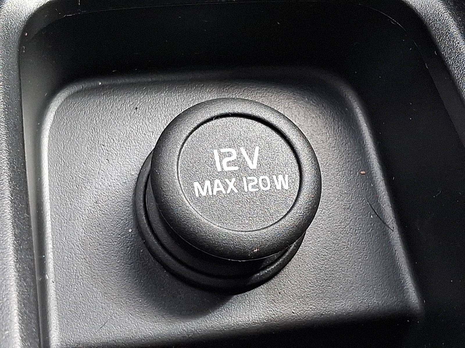 Certified 2024 Volvo XC90 T8 Plus AWD/4WD image 27