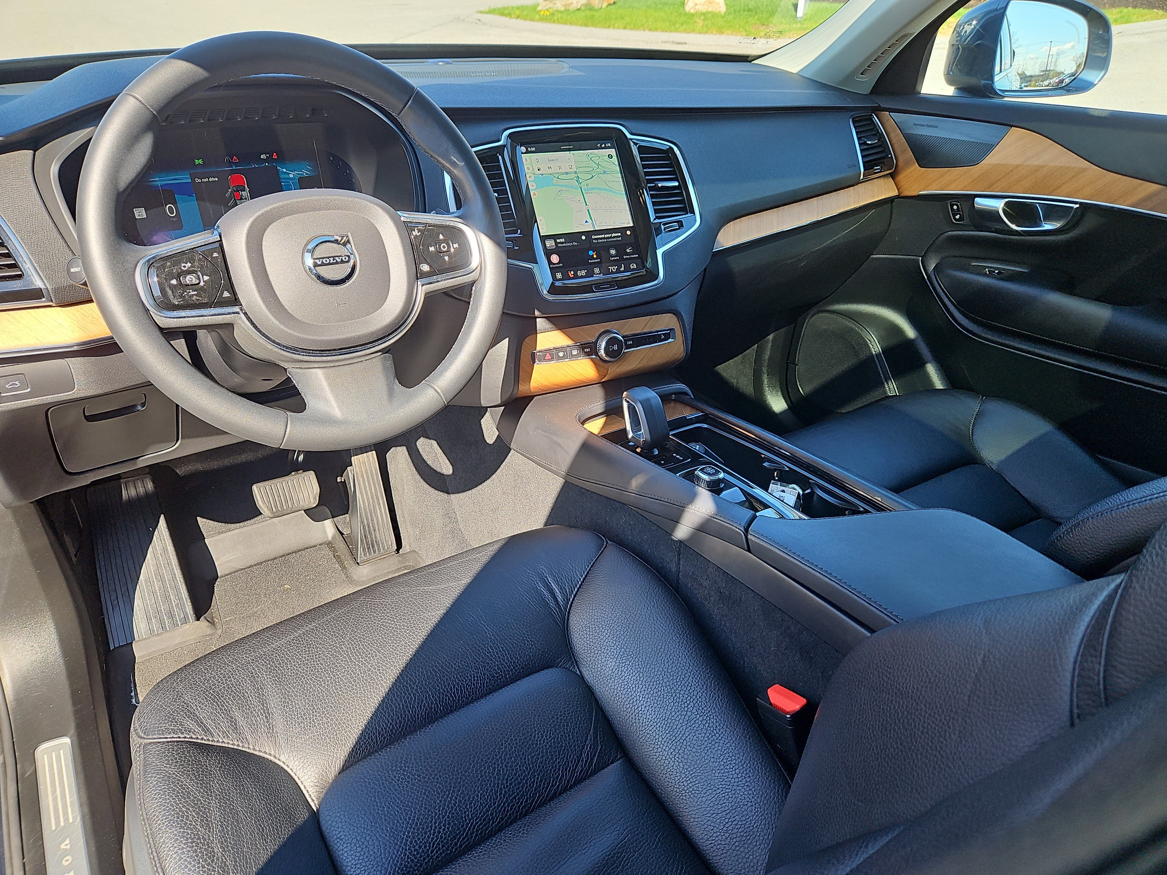 Used 2023 Volvo XC90 B6 Plus w/ Protection Package Premier image 3