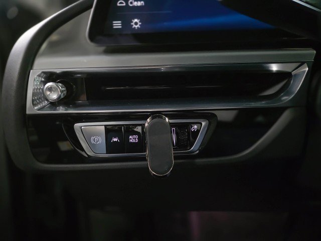 Used 2024 Cadillac Lyriq Sport image 30