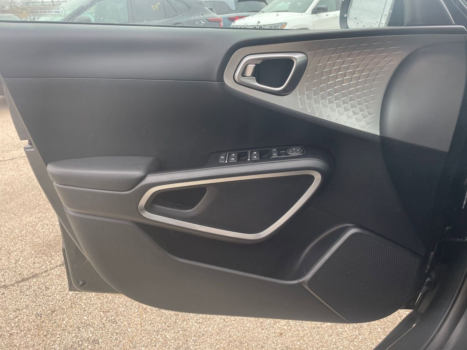 Used 2025 Kia Soul LX w/ LX Technology Package image 18