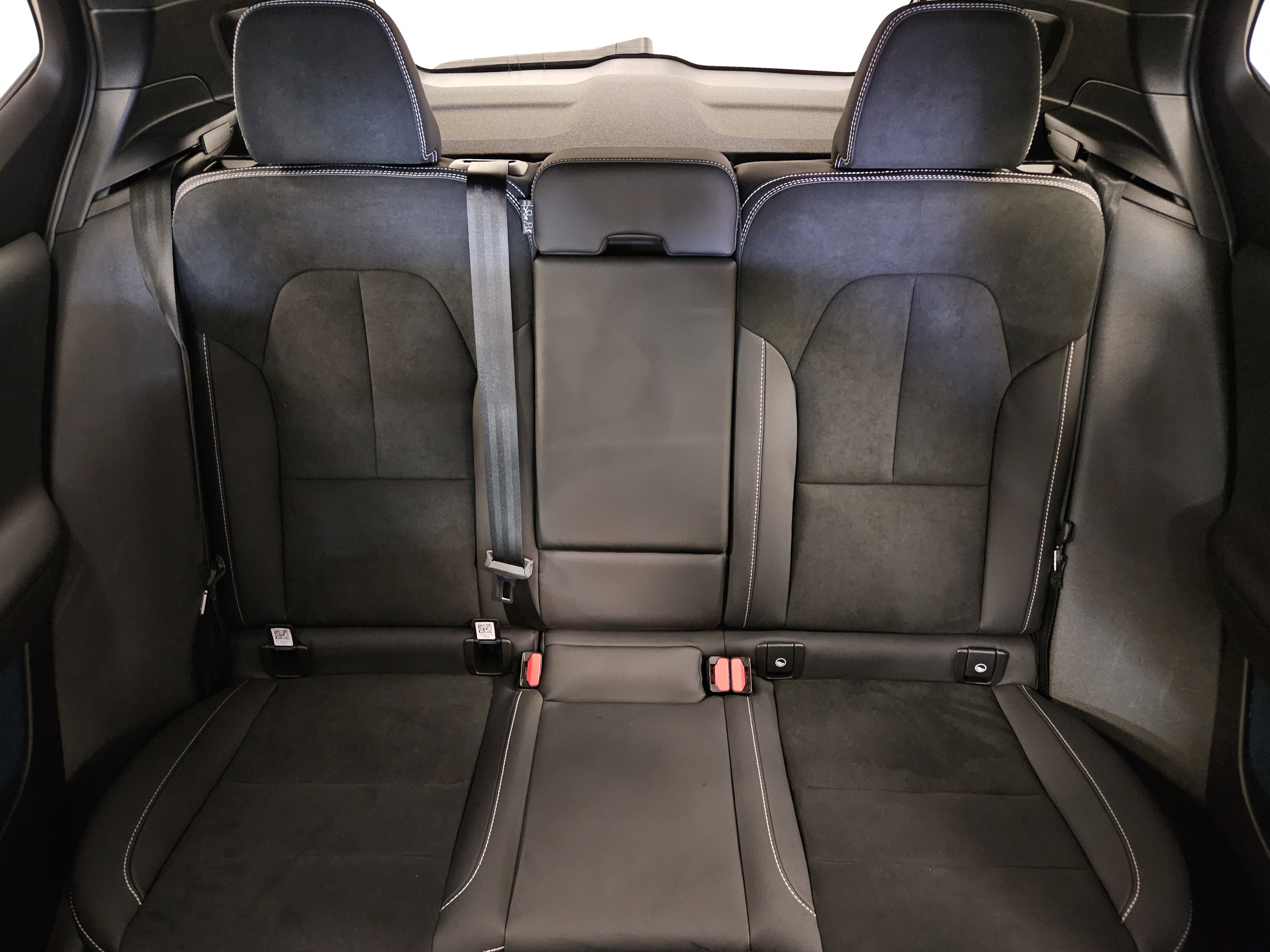 Used 2023 Volvo XC40 Recharge Ultimate image 39