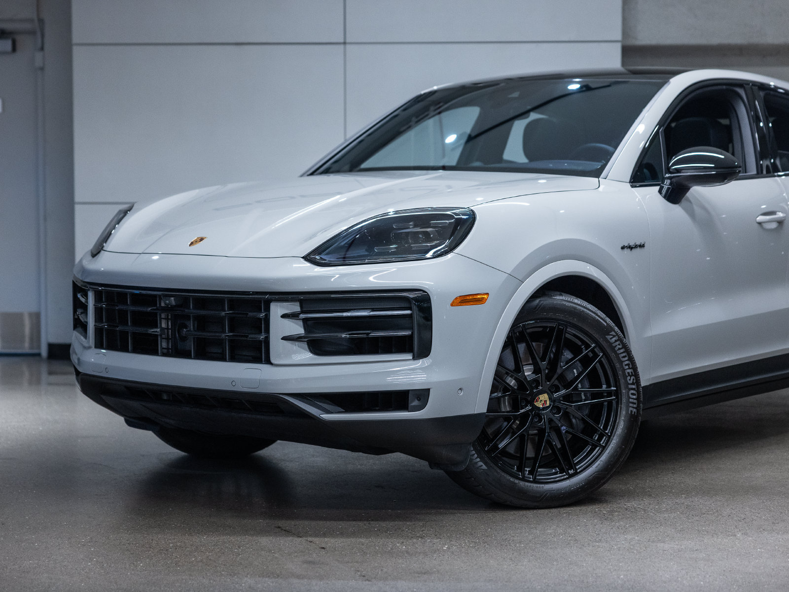 Certified 2024 Porsche Cayenne Coupe AWD/4WD image 23