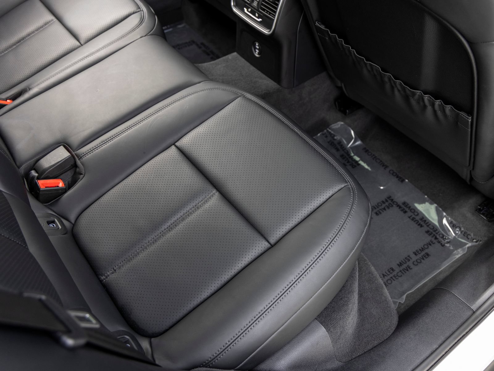 Certified 2026 Porsche Macan AWD/4WD image 58