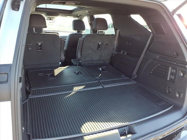 New 2026 Chevrolet Traverse High Country w/ LPO, Floor Liner Package AWD/4WD image 4