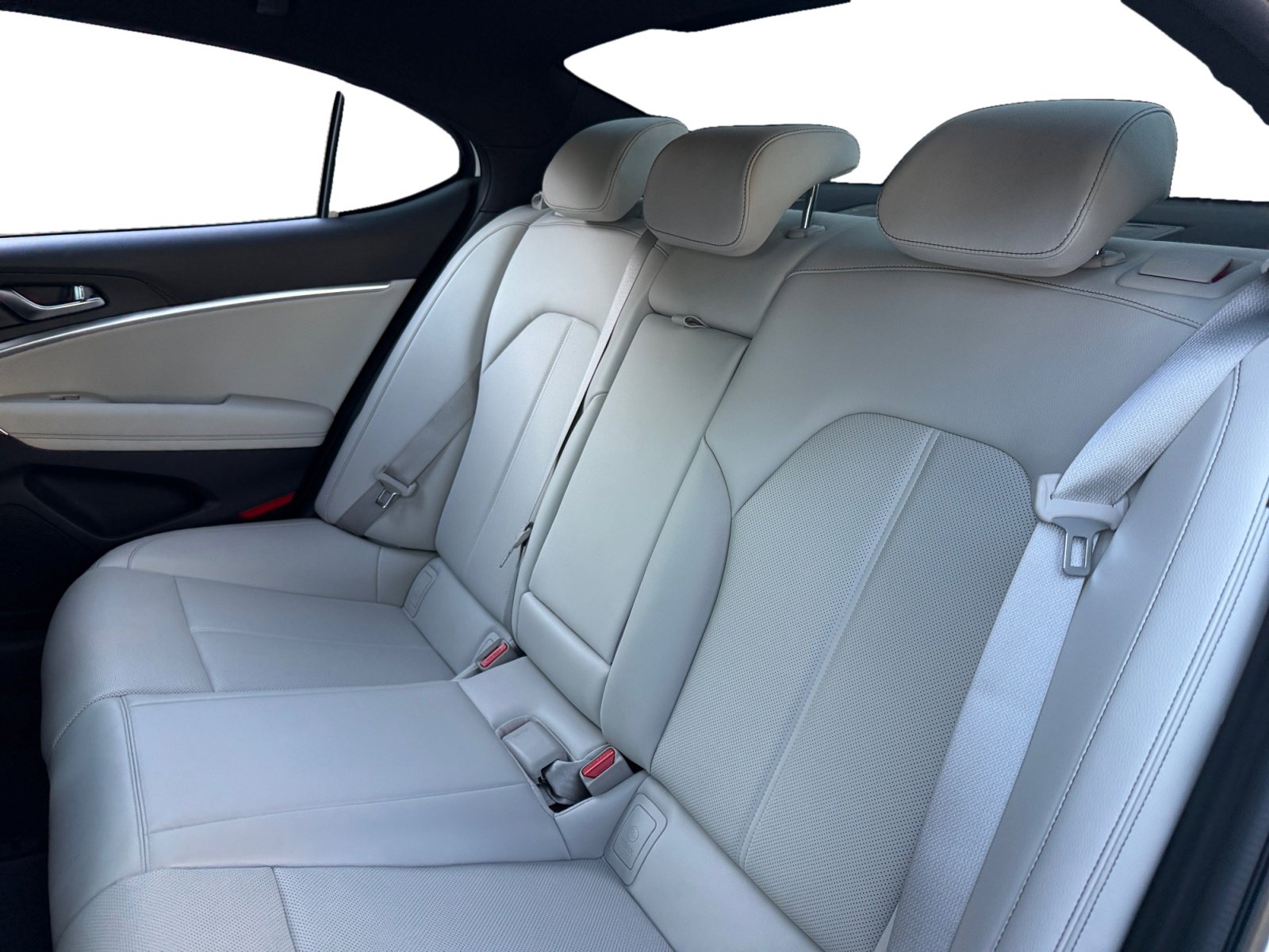 Used 2025 Genesis G70 2.5T image 13