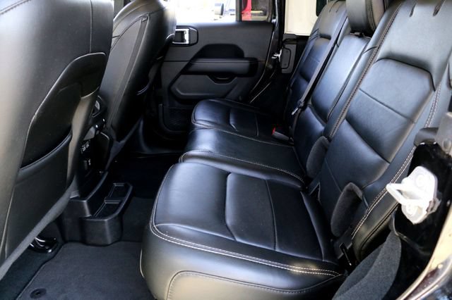 Used 2022 Jeep Wrangler Unlimited Sahara AWD/4WD image 23