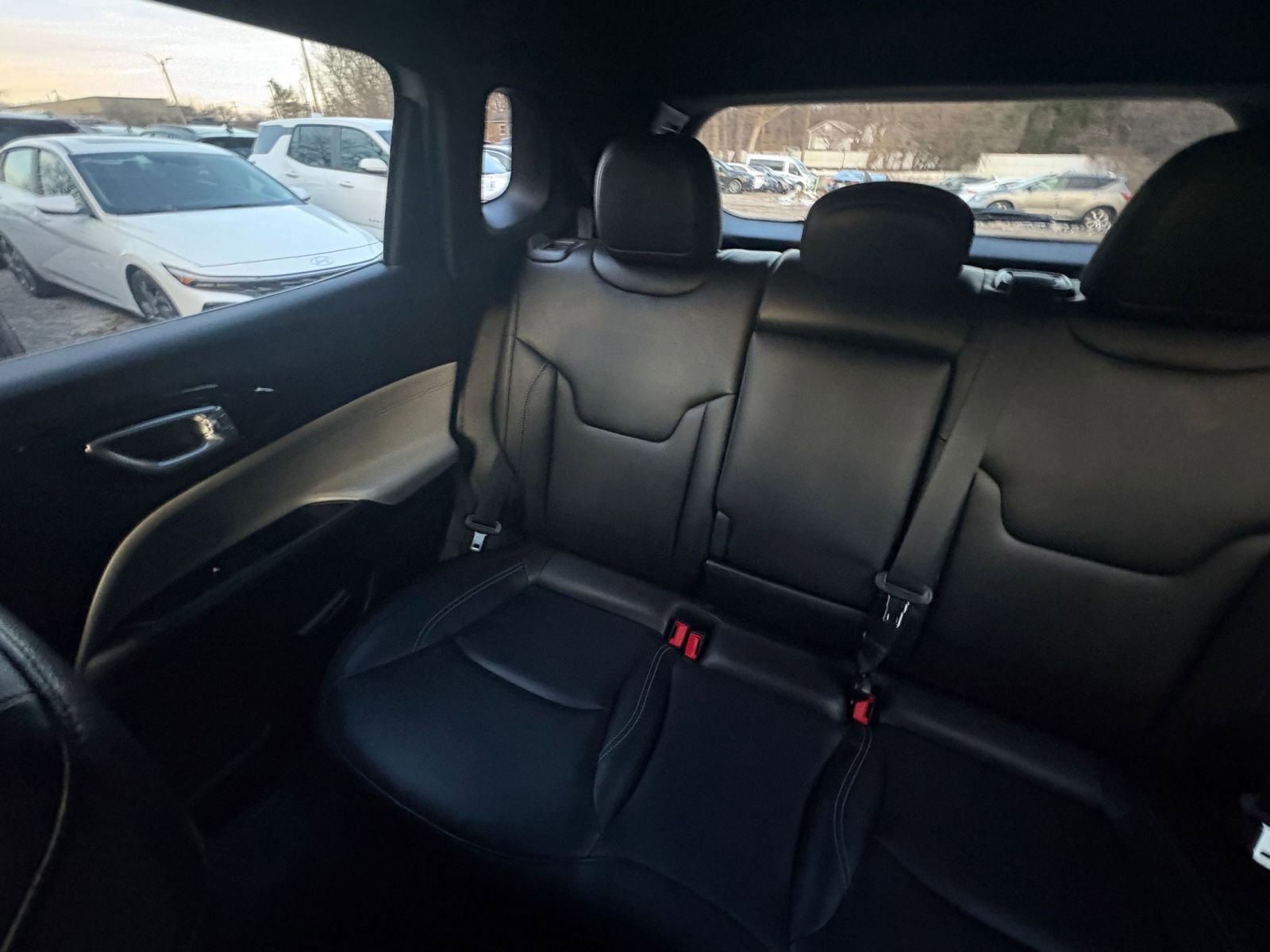 Used 2025 Jeep Compass Limited image 37