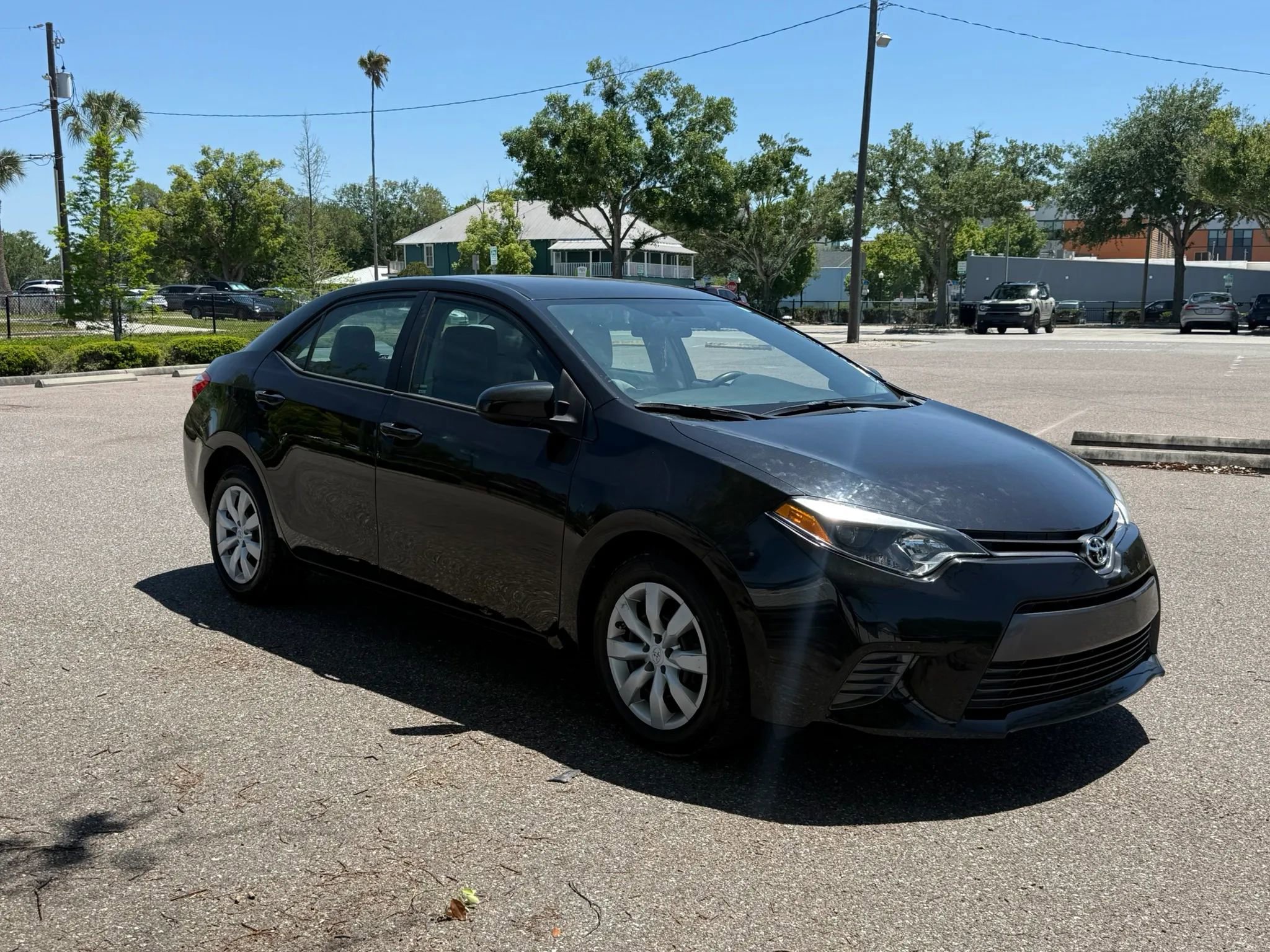 Used 2016 Toyota Corolla LE FWD image 3