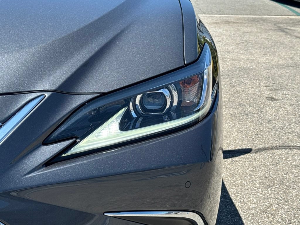 Used 2025 Lexus ES 350 w/ Premium Package FWD image 13