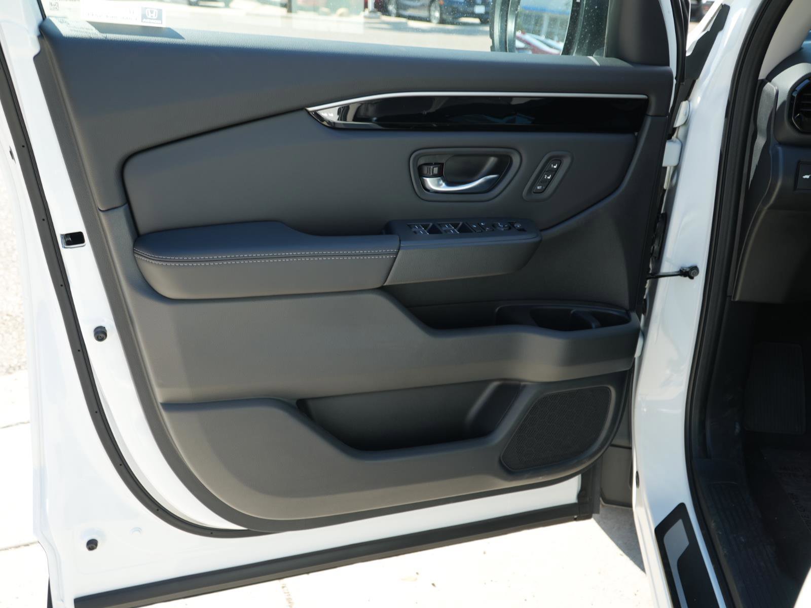 New 2025 Honda Pilot Touring image 12