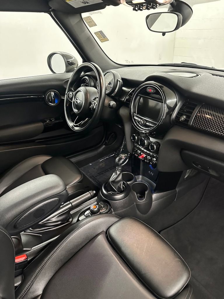 Used 2018 MINI Cooper S image 32