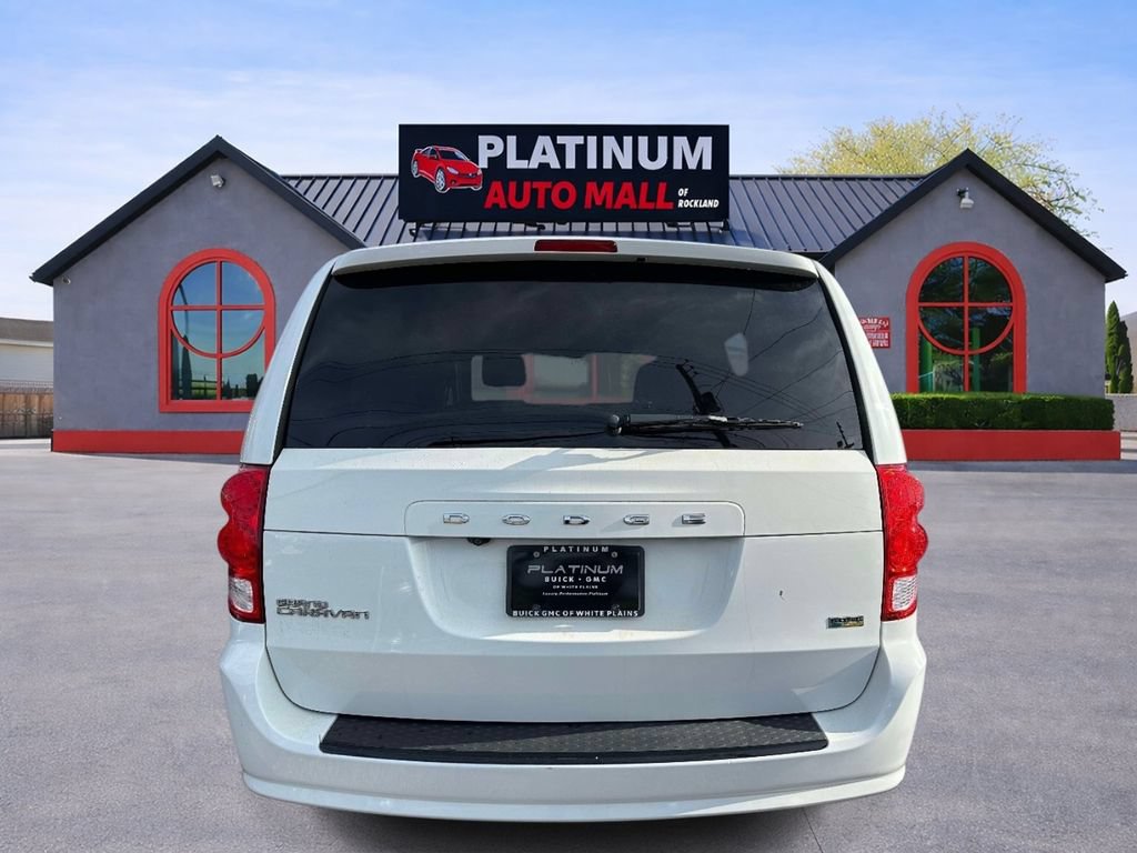 Used 2017 Dodge Grand Caravan SE FWD image 3