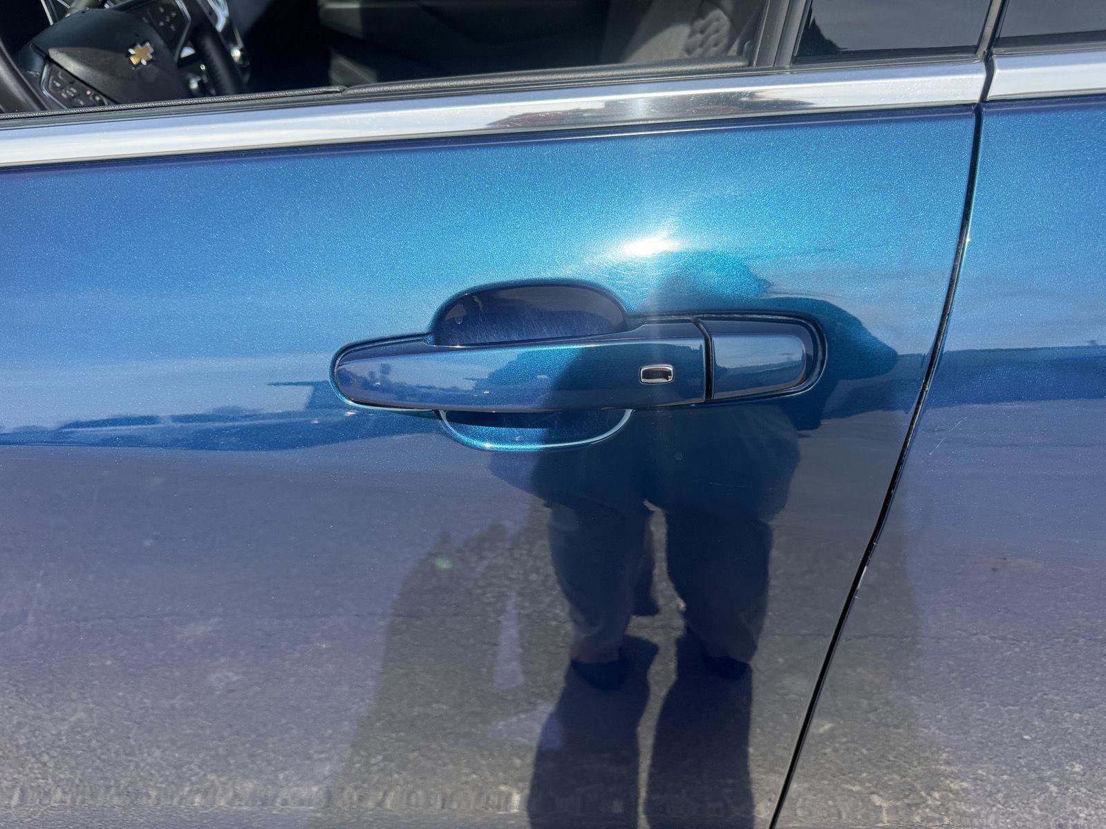 Used 2020 Chevrolet Equinox LT FWD image 13