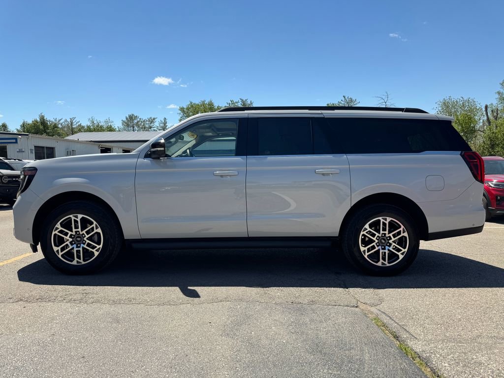 Used 2025 Ford Expedition Max Active AWD/4WD image 8