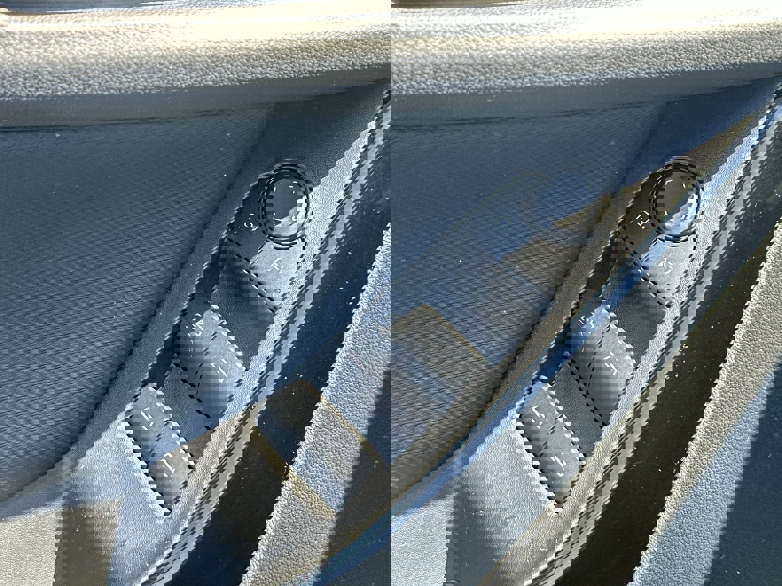 Used 2025 Chevrolet Equinox LT image 15