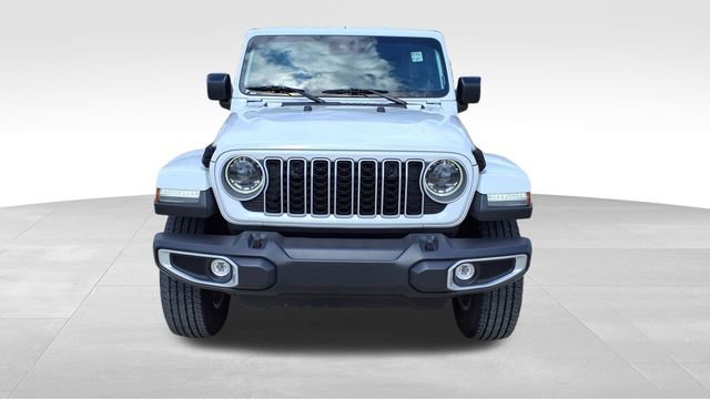 Used 2025 Jeep Wrangler Sahara image 2