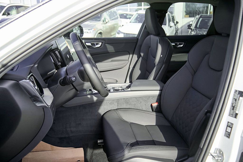 New 2026 Volvo XC60 B5 Plus w/ Climate Package image 18