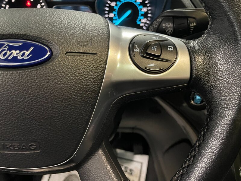 Used 2015 Ford Escape Titanium w/ Equipment Group 301A AWD/4WD image 12