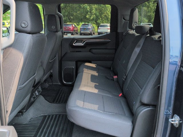 Used 2023 Chevrolet Silverado 1500 LT AWD/4WD image 27