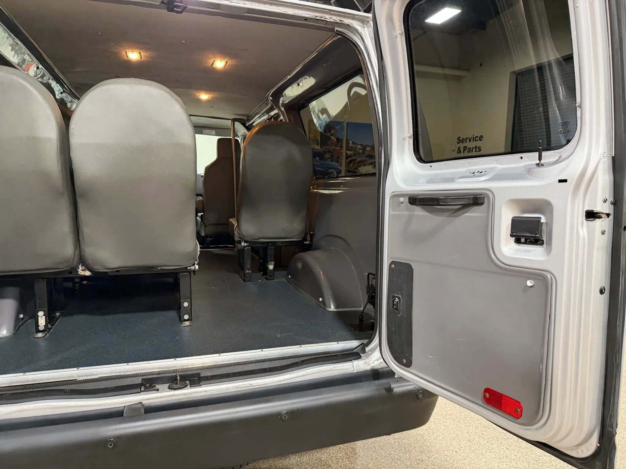 Used 2014 Ford E-250 and Econoline 250 w/ Power Group image 26