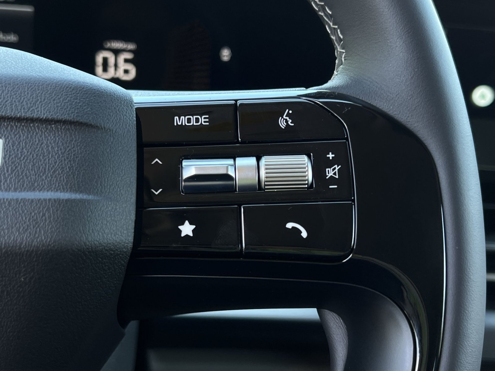 New 2027 Kia Carnival FWD image 23