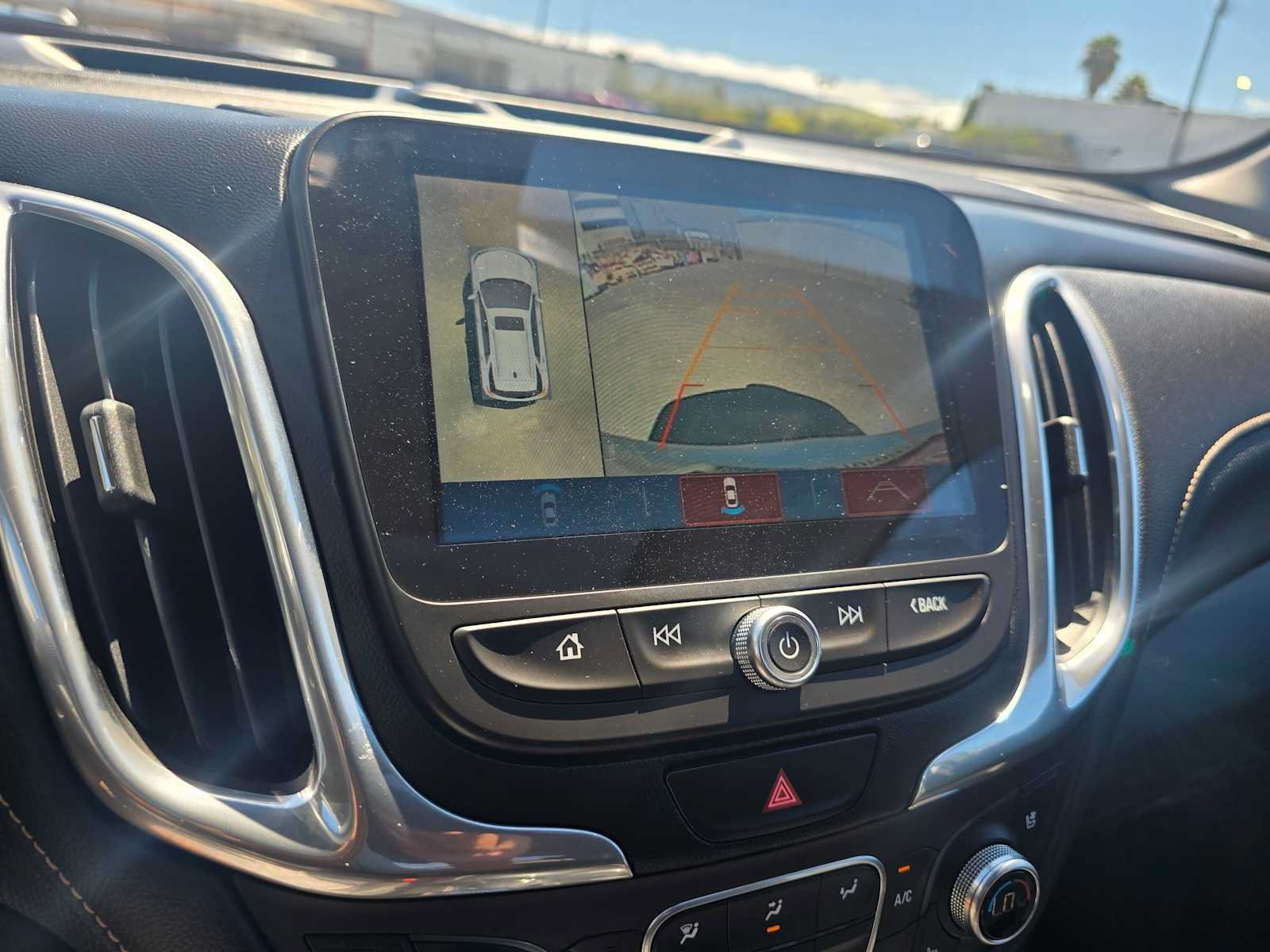 Used 2018 Chevrolet Equinox Premier AWD/4WD image 29