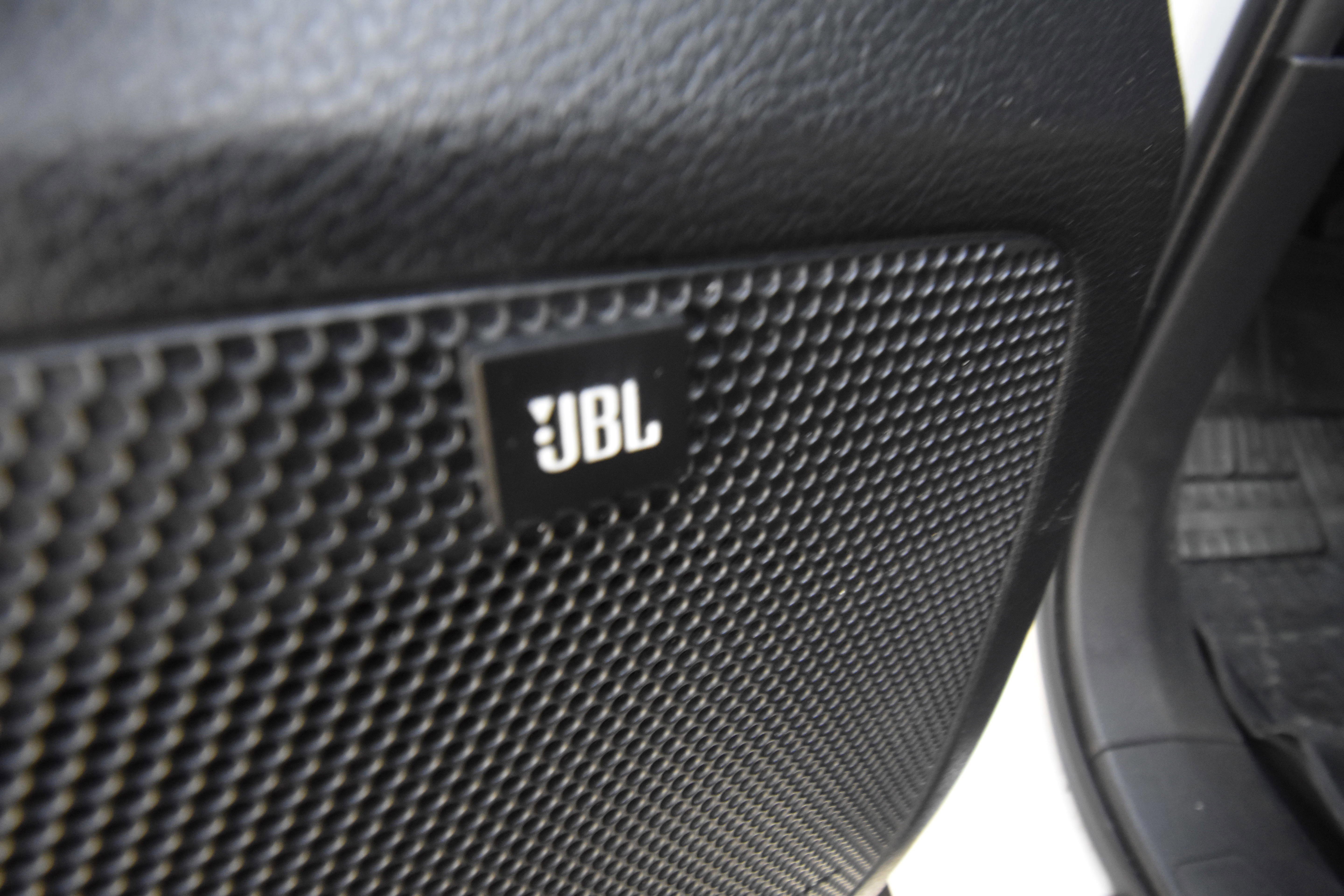 Used 2016 Toyota Tacoma Limited w/ Towing Package RWD image 18