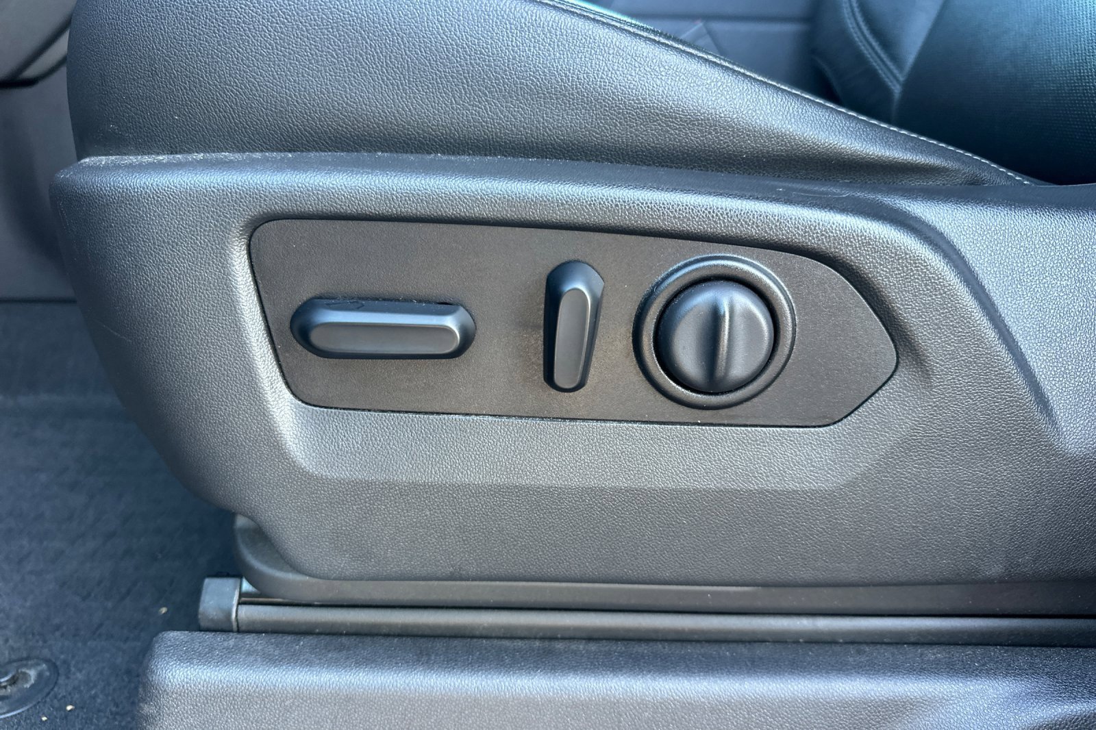 Used 2020 GMC Sierra 1500 SLT w/ SLT Premium Plus Package image 13