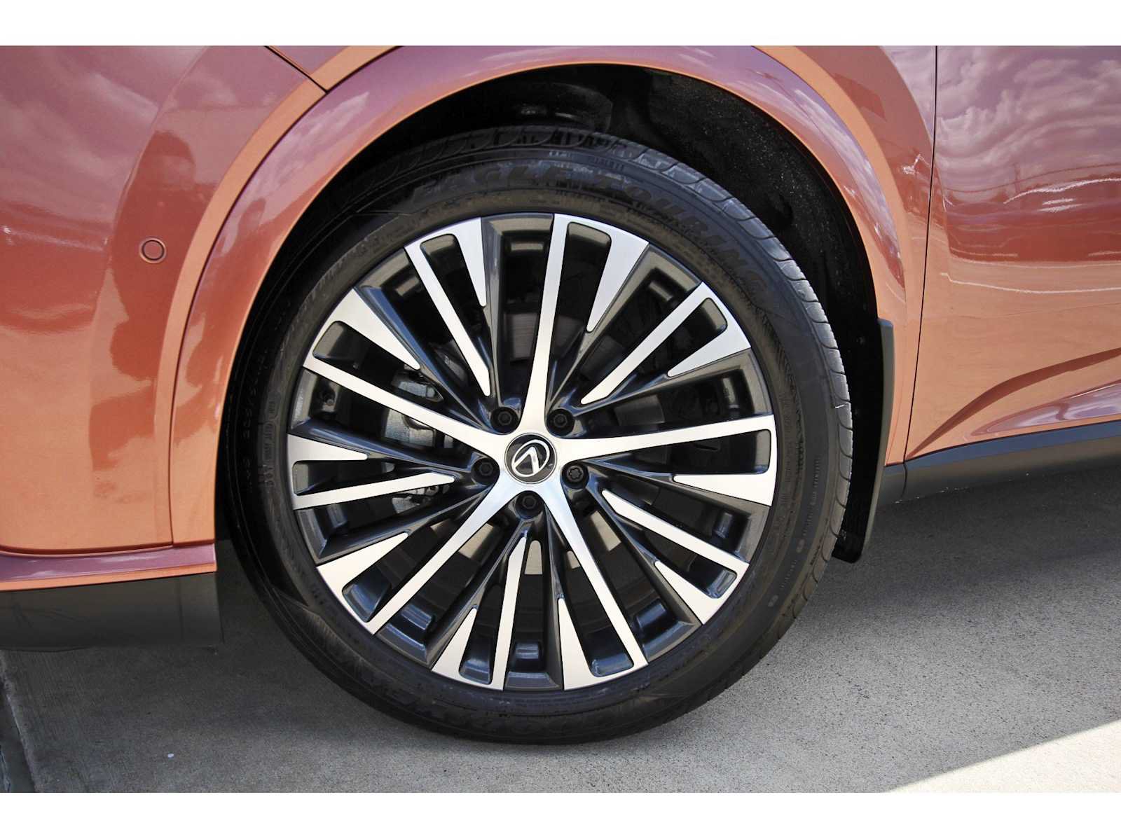 Used 2025 Lexus RX 350 Premium Plus w/ Convenience Package AWD/4WD image 30