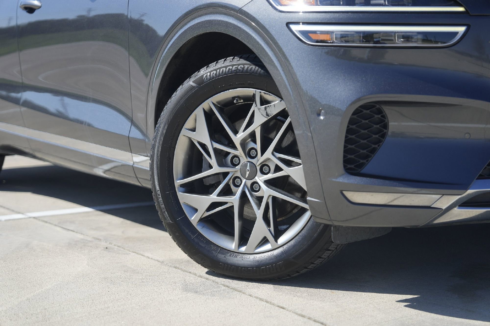 Used 2022 Genesis GV70 2.5T w/ Advanced Package image 2