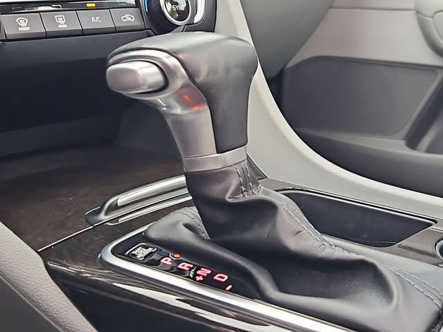 Used 2018 Kia Optima EX w/ Premium Package FWD image 16